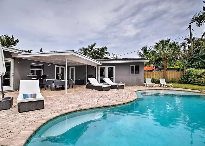 Ground-Level Wilton Manors Home With Outdoor Oasis!